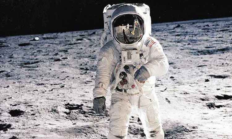 NASA/AFP 20/7/69 NASA/AFP 20/7/69