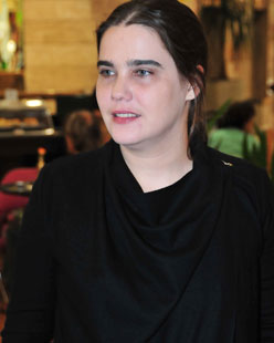 A diretora Dora Jobim, neta de Tom, chegou ao cinema depois de estudar piano, canto e violão