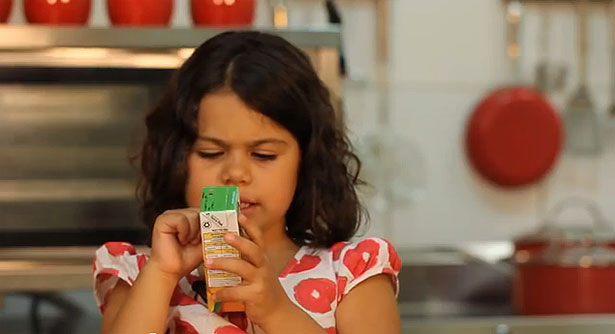 Crianças quietinhas 1 bilhão de vezes': vídeo da Galinha Pintadinha chama  atenção para efeito negativo de desenhos - Uai Saúde