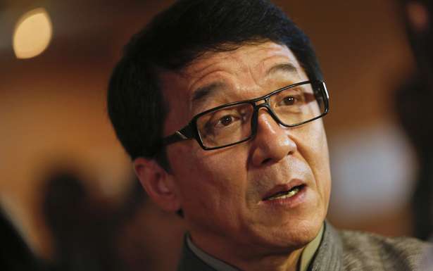 Jackie Chan quase morreu enquanto gravava seu novo filme - Combo