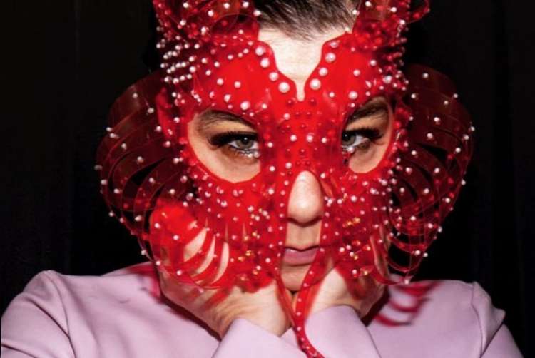 Björk Reencontra O Amor Em Seu Novo Disco, 'Utopia'; Ouça