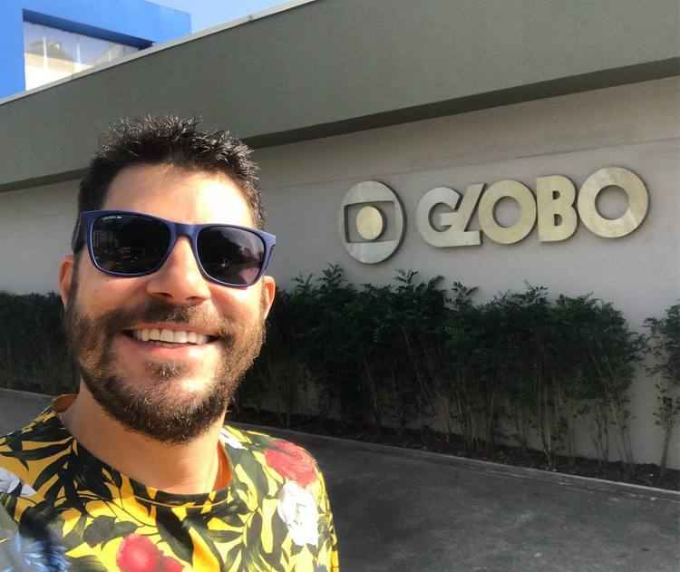 Evaristo Costa Publica Foto Em Frente à Globo E Fãs Especulam Sobre Sua Volta à Emissora 6064