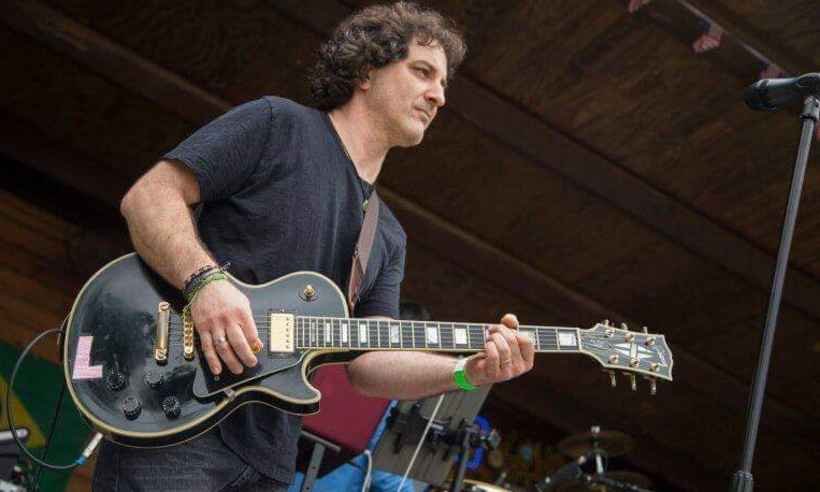 Guitarrista Mineiro Embala Show De Sandy Junior de sandy junior