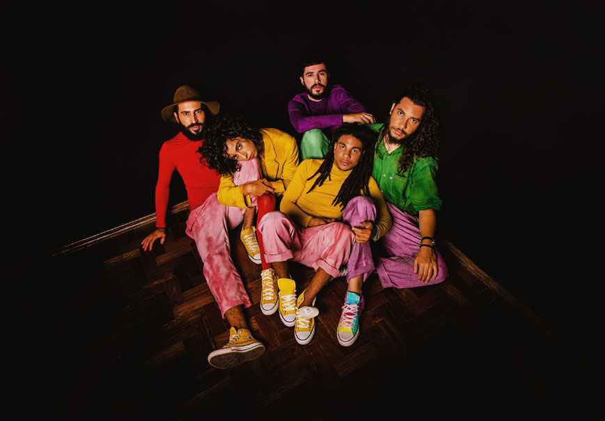 A Outra Banda da Lua lança álbum homônimo nesta terçafeira A Outra Banda da Lua lança álbum homônimo nesta terçafeira