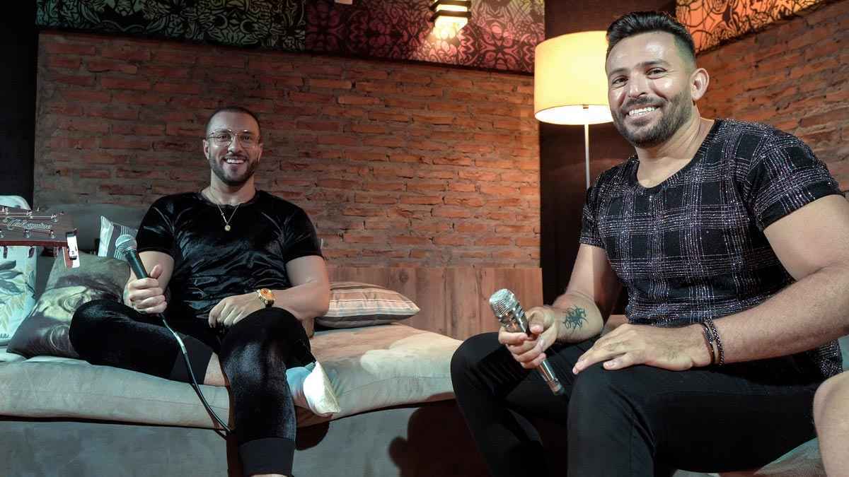 Gusttavo Lima cantando Saudade Sua (Acústico Voz e Violão com Letra e Cifra)  Video Aula 