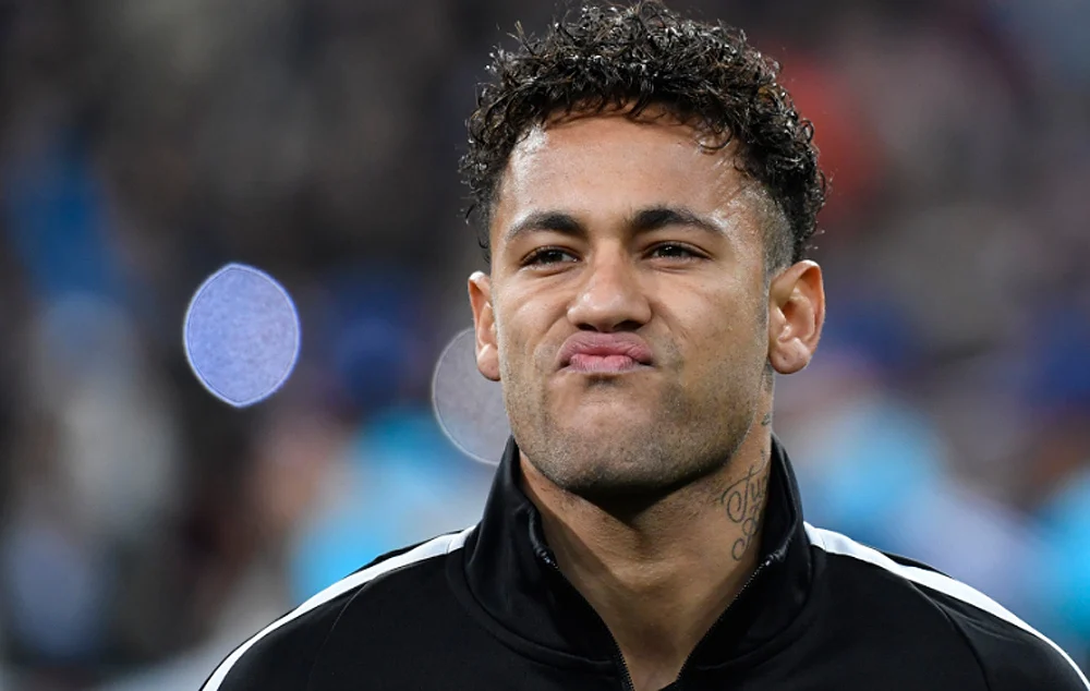 Fora de forma? Neymar diz que está no peso ideal: Camisa era G. No próximo  jogo peço M, seleção brasileira