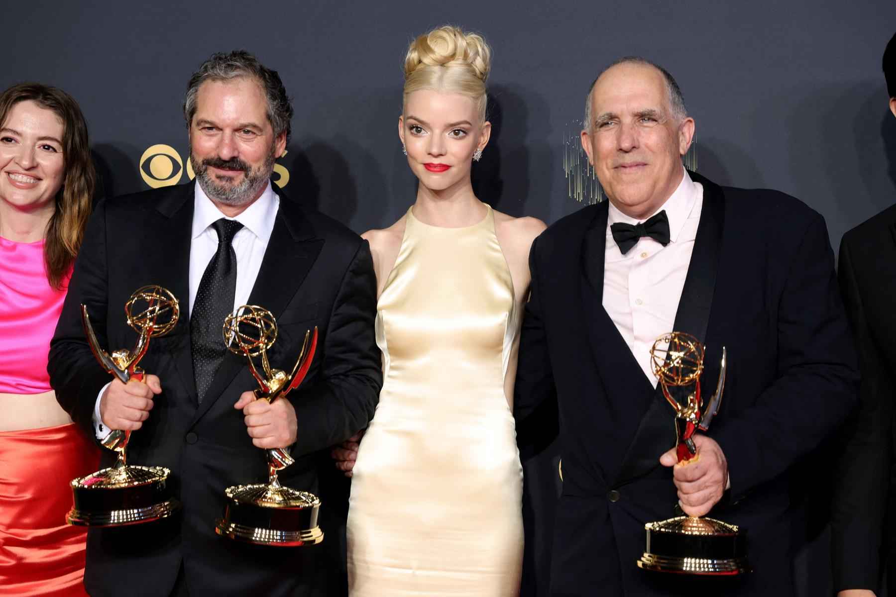 Netflix arrasa no Emmy com prêmios para 'O Gambito da Rainha' e