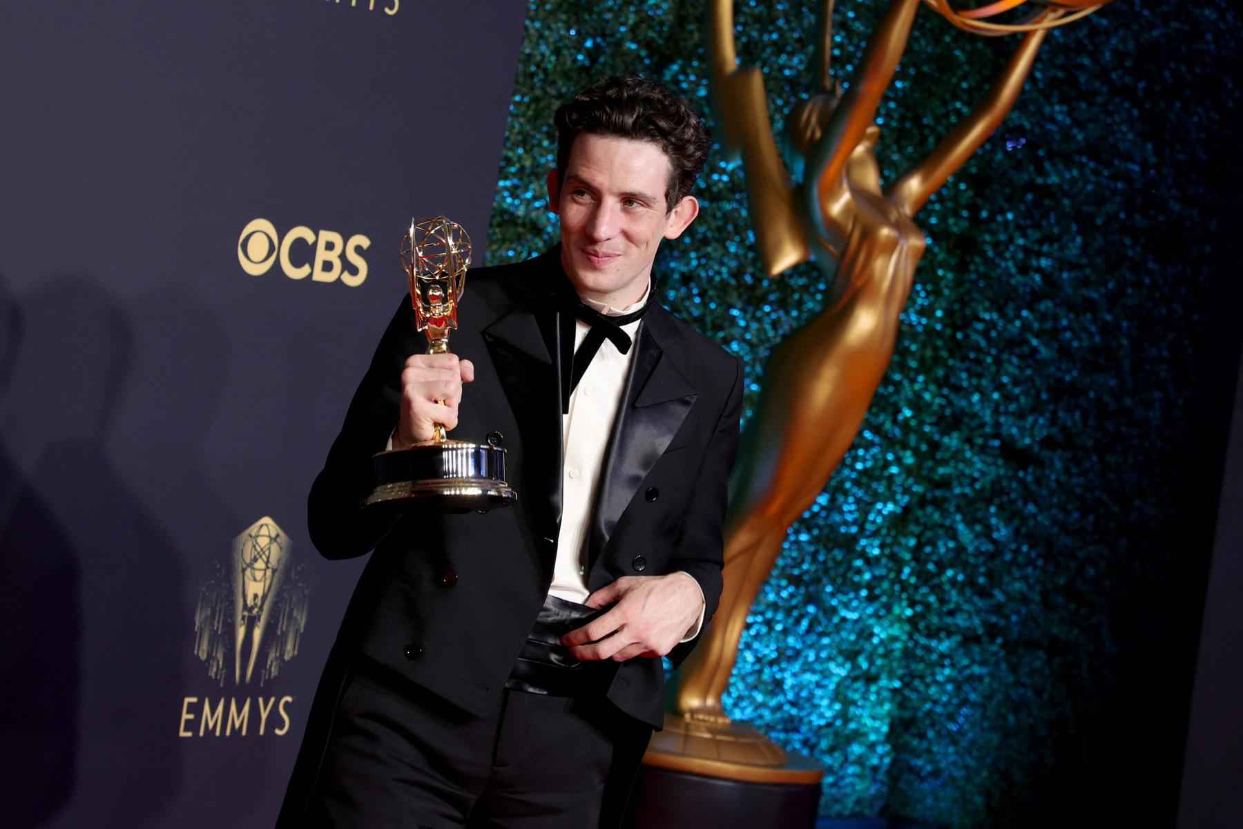 Netflix arrasa no Emmy com prêmios para 'O Gambito da Rainha' e